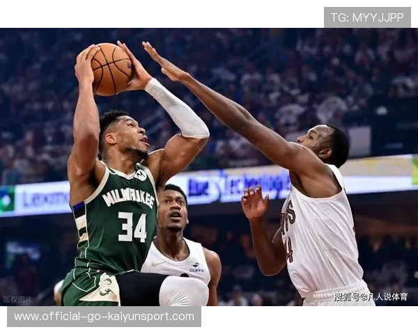 字母哥伤退致阵容受损:密尔沃基雄鹿的挑战与机遇