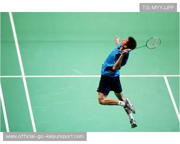 羽毛球男单打懵对手!连贯暴怒扣杀 羽毛球男单打懵对手!连贯暴怒扣杀