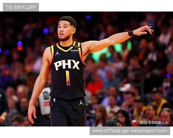 太阳外线手感火热，布克全场主宰，太阳球星布克